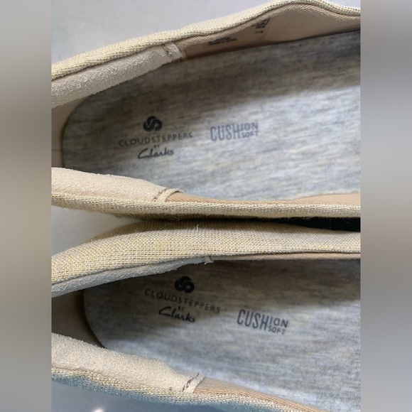 Clarks Cloudsteppers Step Glow Jade in Soft Gold Size 9M - Picture 10 of 15